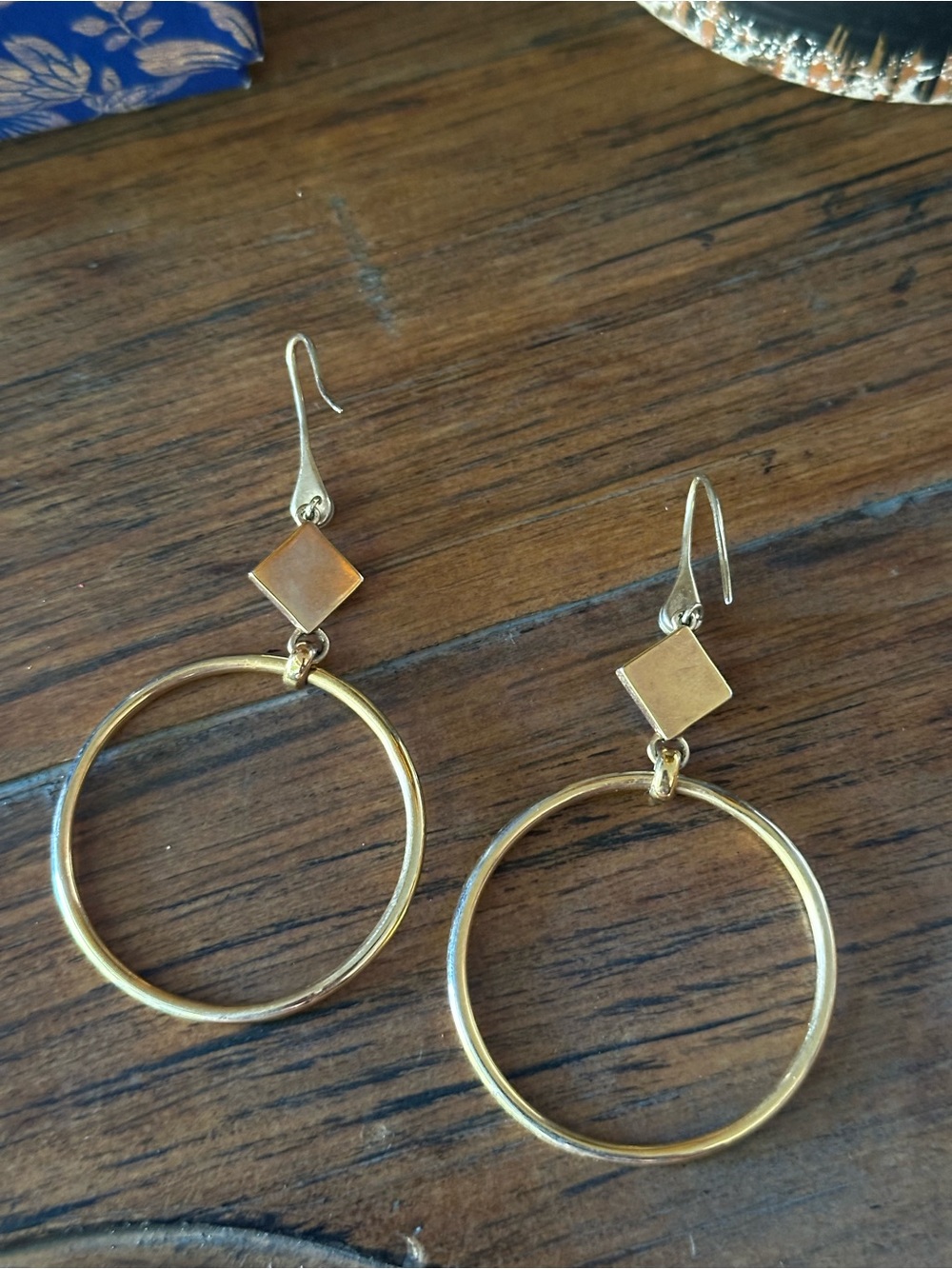 Henri Bendel matching Gold and Blue Earrings & Bracelet - Picture 12 of 15